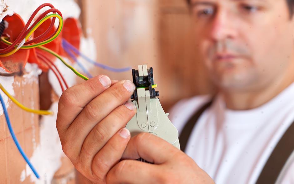 électricien de maintenance Gif-sur-Yvette